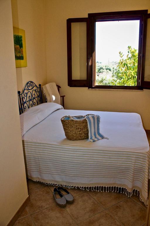Il Giardino Delle Aloe Guest House Фавиняна Екстериор снимка