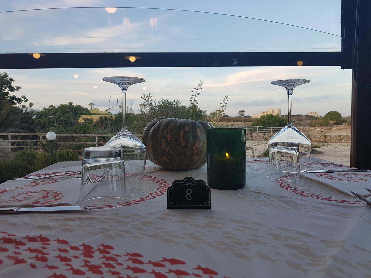 Il Giardino Delle Aloe Guest House Фавиняна Екстериор снимка