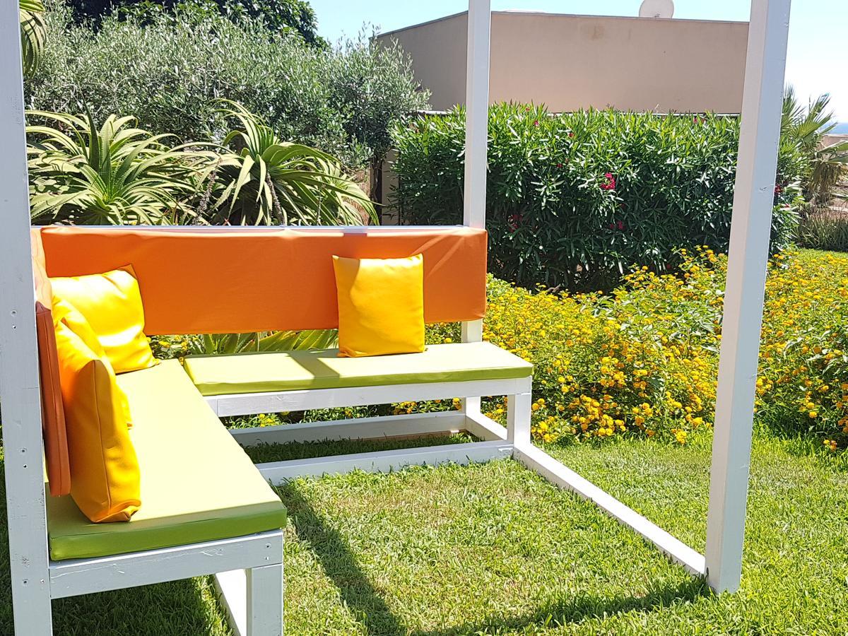 Il Giardino Delle Aloe Guest House Фавиняна Екстериор снимка
