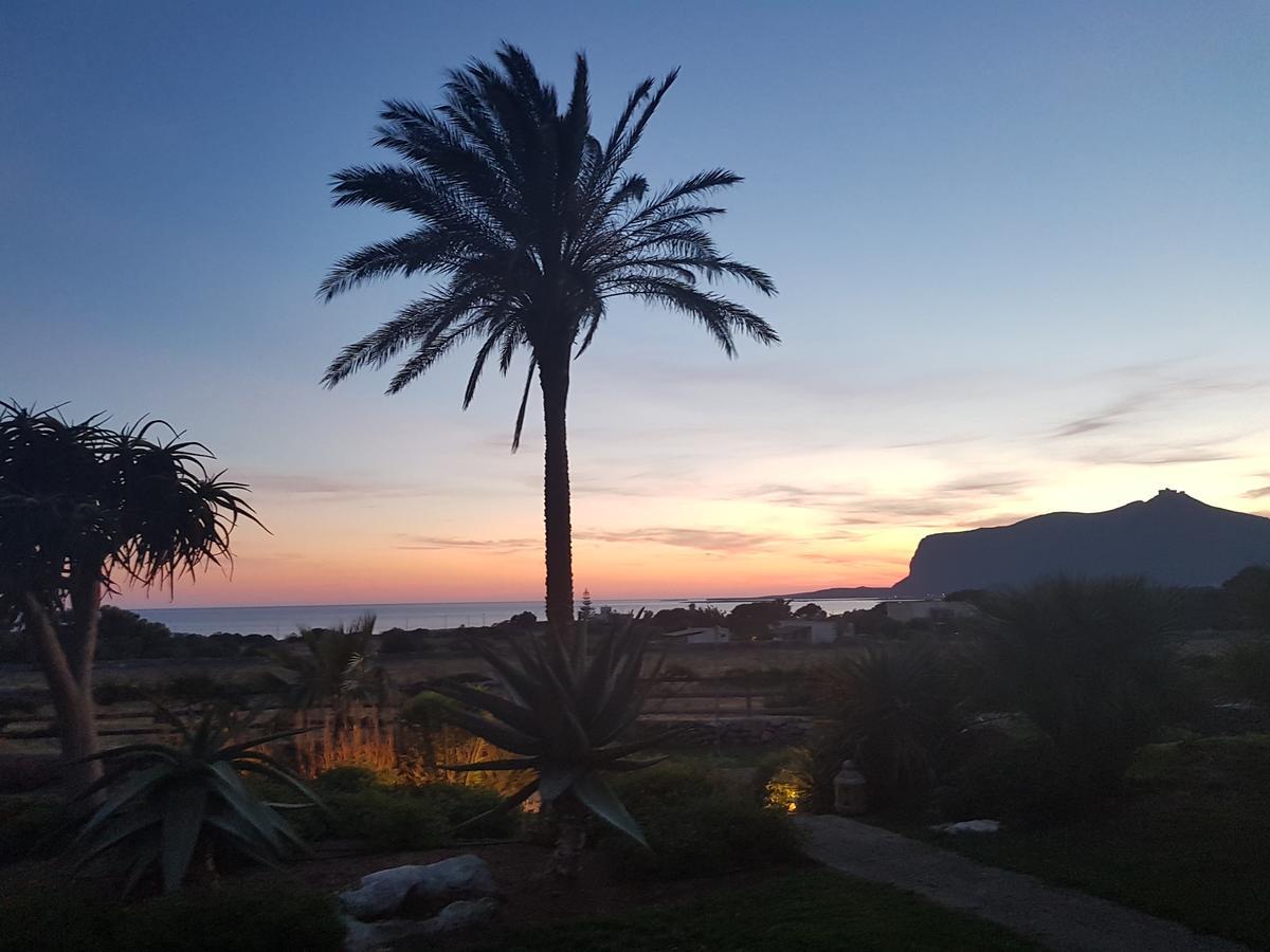 Il Giardino Delle Aloe Guest House Фавиняна Екстериор снимка